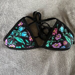 🖤 93 Play Street Lily Top – “Midnight Bloom” Floral – Size XS